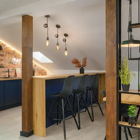 Moviecity Piotrkowska 92 *