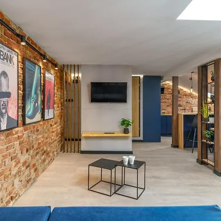 Moviecity Piotrkowska 92 * 우치